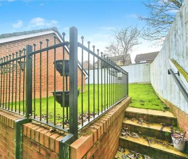 2 bedroom semi-detached house to rent - Photo 3