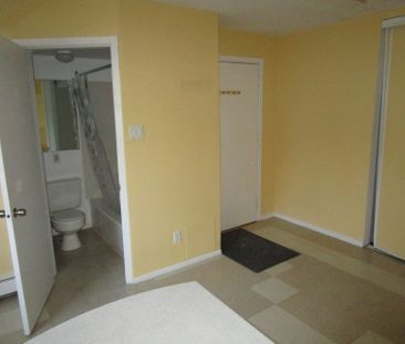 Cité des Jeunes (2 1/2) - Photo 6