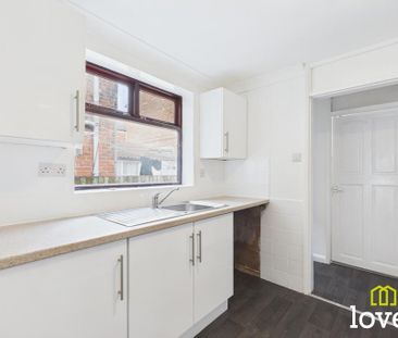 2 bedroom terraced house to rent - Photo 4