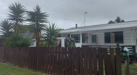 Papakura 2 Bedroom with a conservatory - Photo 5