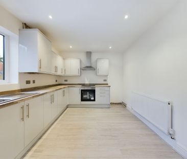 Manchester Road, Tyldesley, M29 - Photo 1