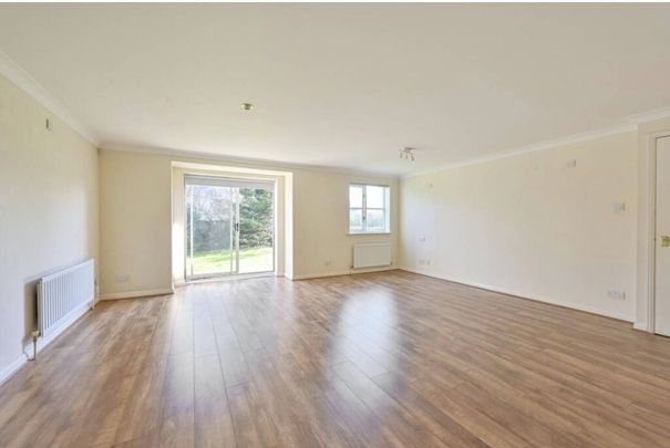 2 Bed Flat, Harland Close, SW19 - Photo 1