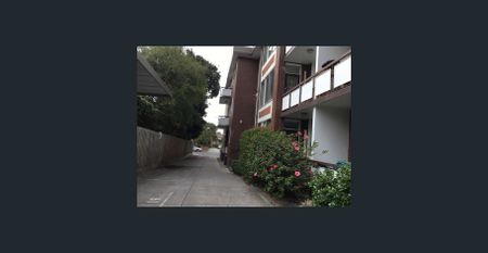 2 Bedroom Apartment with natural sunlight. - Photo 2