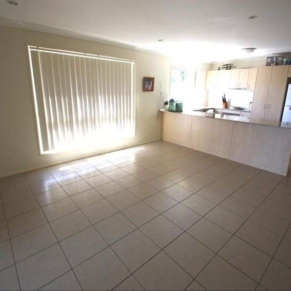 Spacious Family home close to schools - Photo 1