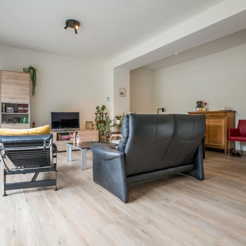 Gelijkvloers appartement met tuin en autostaanplaats - Foto 1