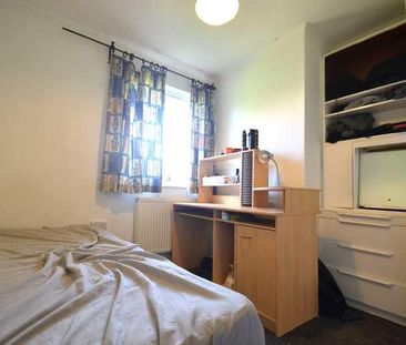 Cherrywood Avenue, Englefield Green, Egham, TW20 - Photo 3