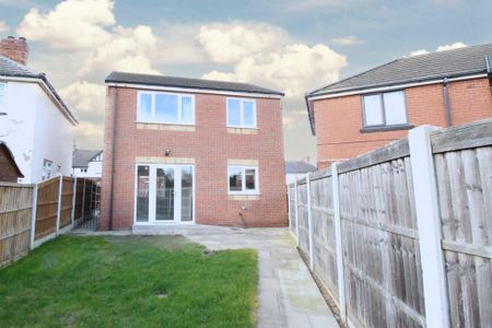 3 bedroom detached house to rent - Photo 3