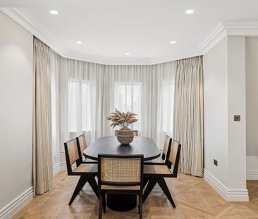 A refined 3 bedroom apartment to rent in a newly renovated period building in Notting Hill, W2. - Photo 4
