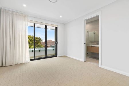 Entertain in style - Photo 2