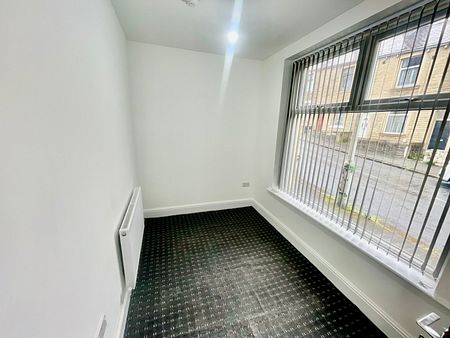 66 HALLAM ROAD ROOM 1 - Photo 5