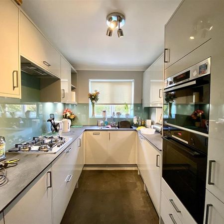 1 bedroom flat to rent - Photo 3