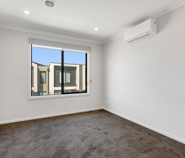 17 Butterfields Walk, Officer VIC 3809 - House For Rent | Domain - Photo 1