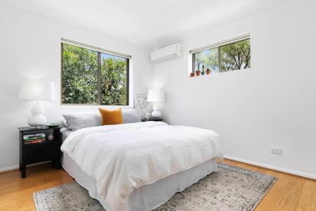 Light-Filled Boutique Apartment in Prime Coorparoo Location - Photo 4