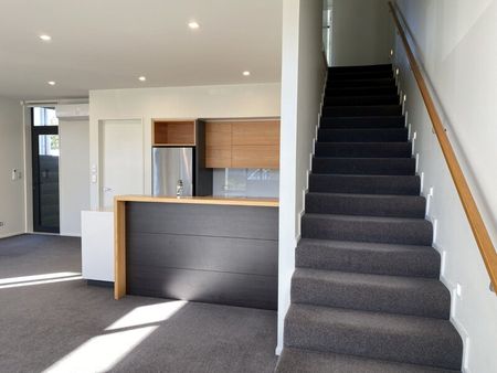 City – Three Bedroom Townhouse - Photo 2