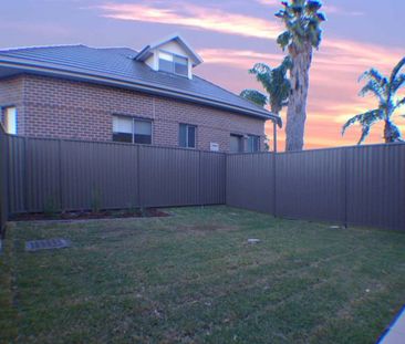 Modern 4 Bedroom Duplex Style Townhouse - Photo 5