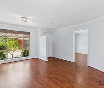 Comfort & Convenience in Queens Park - Photo 3