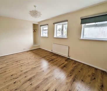 3 bedroom end of terrace house to rent - Photo 5