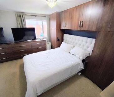 3 bedroom semi-detached house to rent - Photo 5