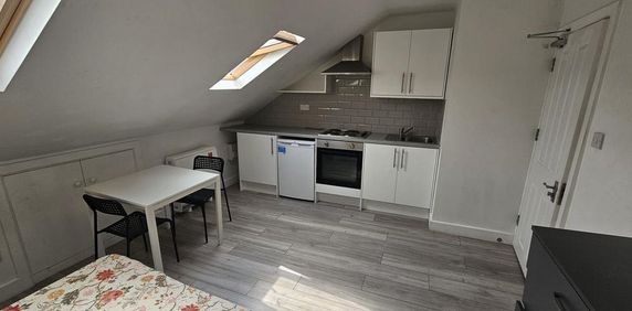 Studio to rent - Photo 2