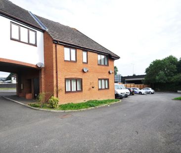 1 bedroom Maisonette - Great North Road - Photo 4