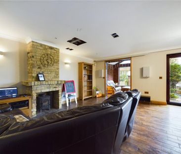 3 bedroom detached house to rent - Photo 2