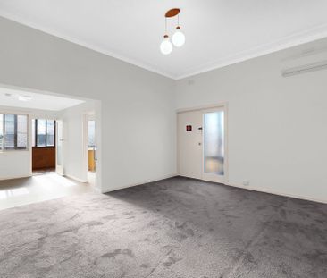 Fresh Paint, New Carpet, Perfect Setting - Photo 2