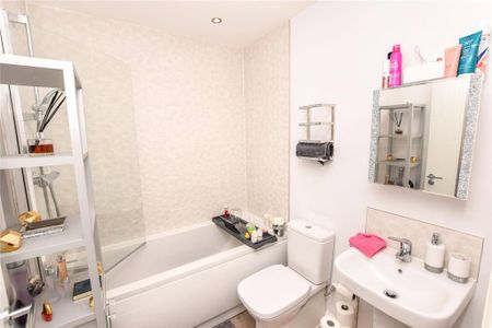 3 bedroom detached house to rent - Photo 5