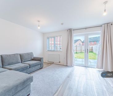 4 bedroom semi-detached house to rent - Photo 2