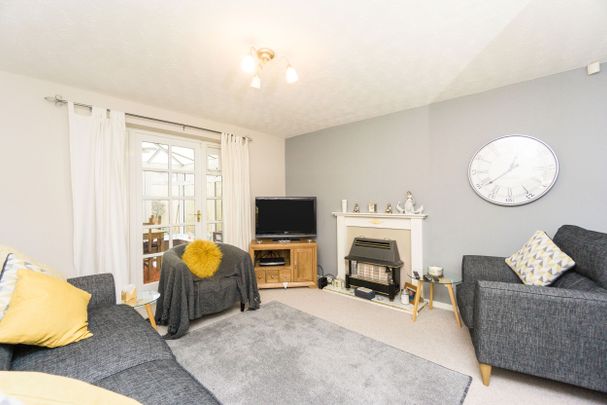 2 bedroom house to rent Hilbre Drive, Ellesmere Port, CH65 - Photo 1