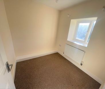 2 Bed Terraced House, Brook Hill, S61 - Photo 6