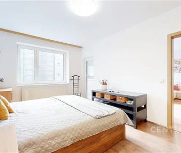 Pronájem světlého moderně zařízeného bytu 3+kk v klidné části Liber... - Photo 6