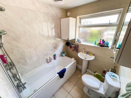 3 bedroom terraced house to rent - Photo 4