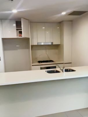 887 S Dowling St, Sydney - Photo 1