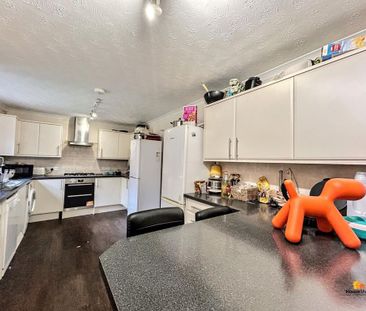 1 bedroom in a house share to rent - Photo 4