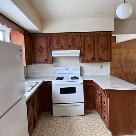 Whole House 70's Style! - Photo 3