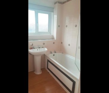1 Bed Semi-Detached House, Leygreen Close, LU2 - Photo 6