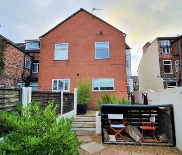 Room in a Shared House, Denstone Road, M6 - Photo 4