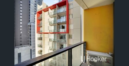 Modern & Spacious Living in the Heart of Southbank - Photo 2