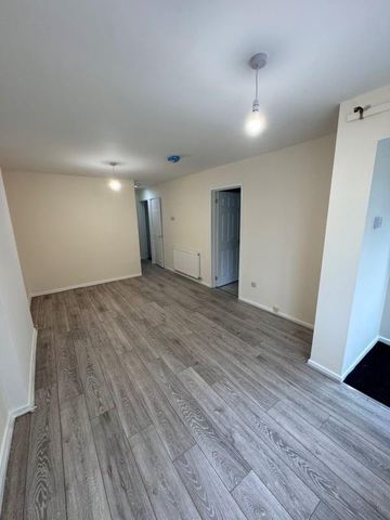 2 bedroom semi-detached bungalow to rent - Photo 5