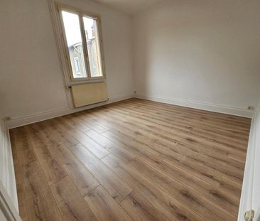 Location Appartement 4 pièces 103m² ST CHAMOND 42400 - Photo 4