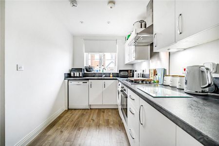 2 bedroom semi-detached house to rent - Photo 4