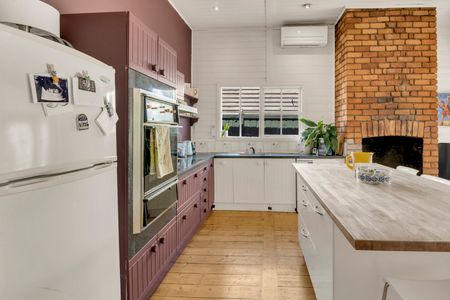 25 Little Gold Street, Brunswick VIC 3056 - House For Rent | Domain - Photo 4