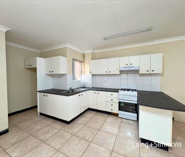 Comfortable two-bedroom unit close to all amenities - Photo 5