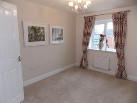 3 bedroom semi-detached house to rent - Photo 4