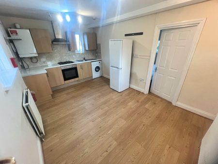1 Bed Flat, Kenton Road, HA3 - Photo 4