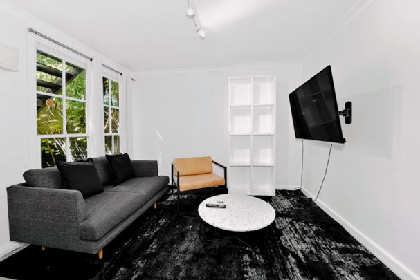 Cute 1-bedroom apartment near South Yarra Station train station - Photo 1