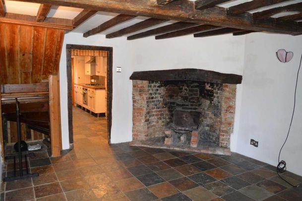 3 bedroom end of terrace house to rent - Photo 1