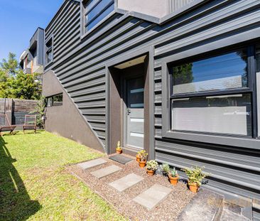 Stunning 2-Bedroom, 2-Bathroom Townhome in a Prime Location - Photo 3