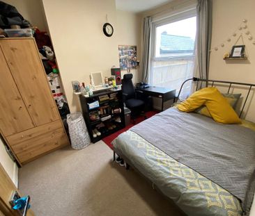 4 bedroom terraced house to rent - Photo 3