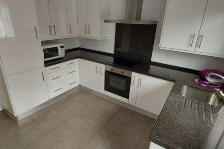 3 Bedroom Townhouse For Rent in La Duquesa, Málaga - Photo 2